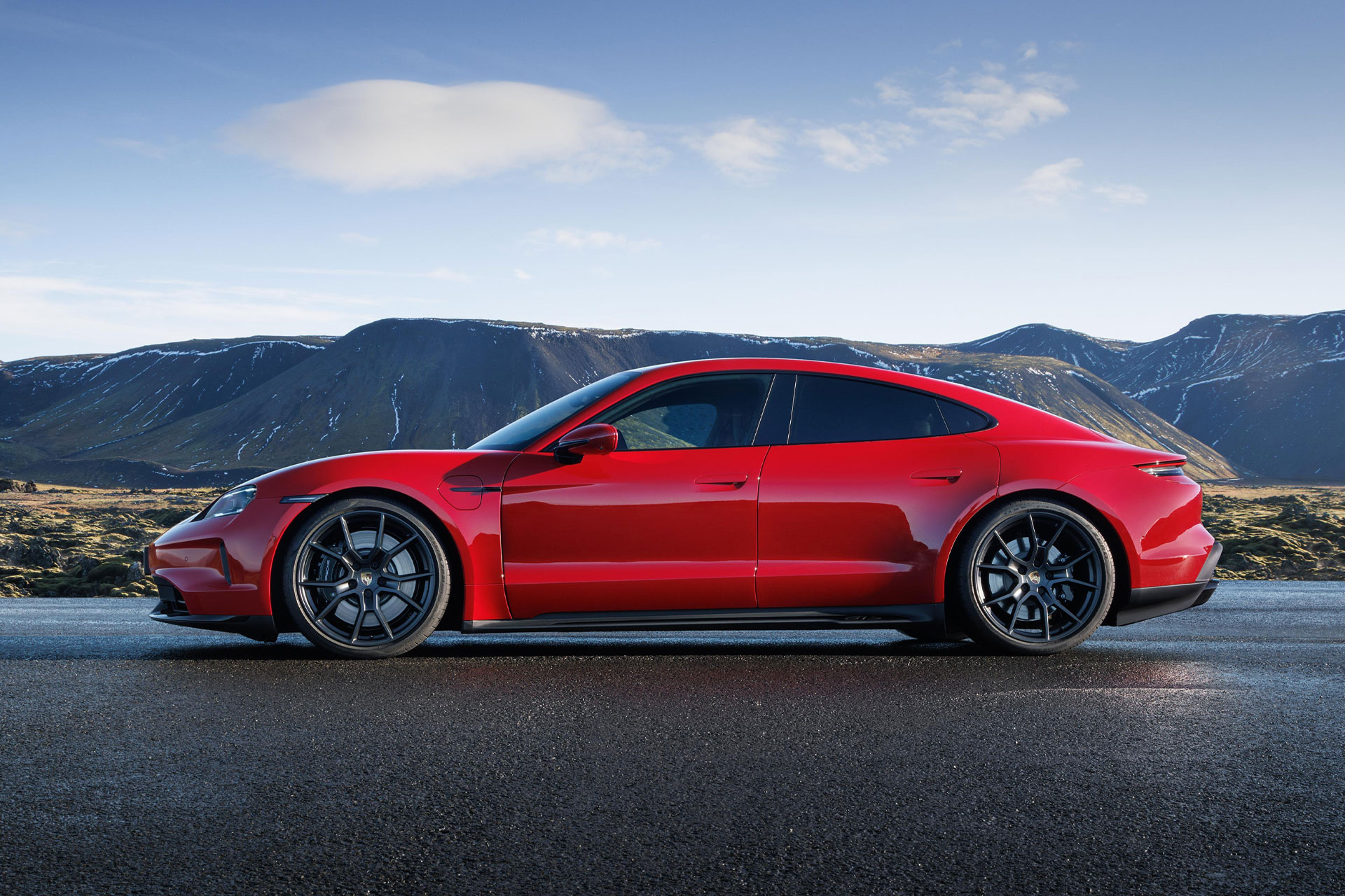 2025 Porsche Taycan GTS EV Uncrate