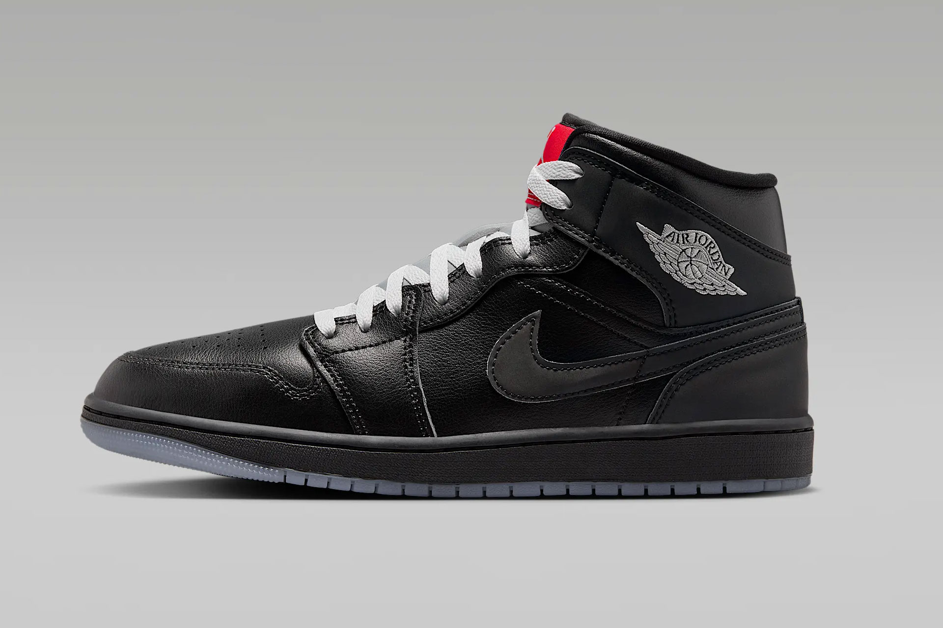 Baskets Nike Air Jordan 1 Mid SE | Uncrate