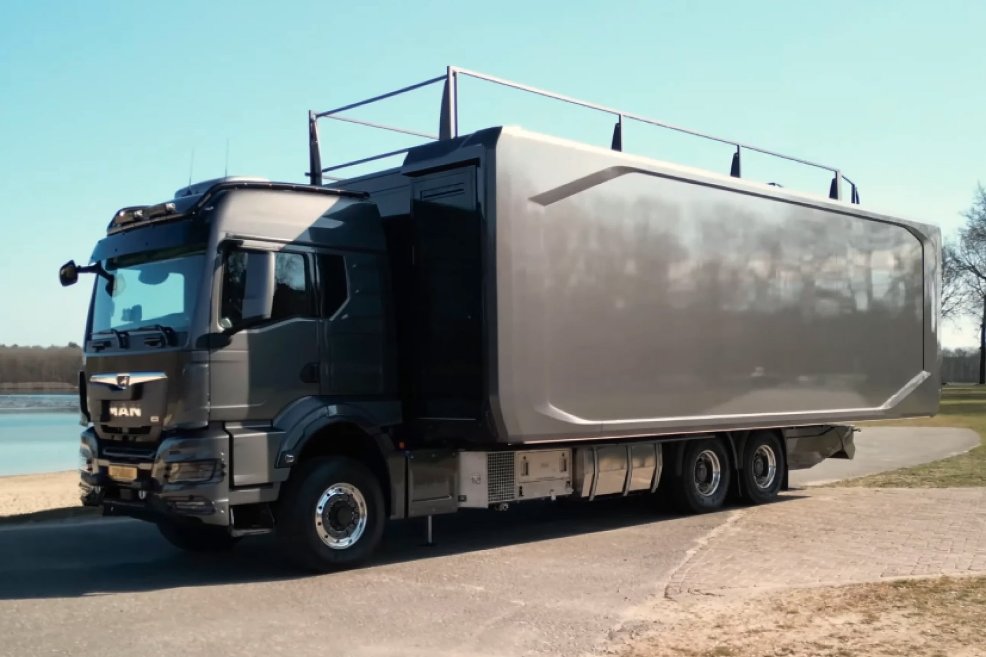 Shiver x Expandable 6x6 Dakar RV | Uncrate